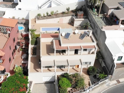 Venta Piso El Rosario. Piso de tres habitaciones Buen estado con terraza