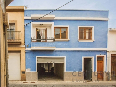 Venta Piso Torrent (València). Piso de cuatro habitaciones Buen estado con terraza