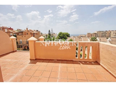 Casa adosada en venta en Calle de los Almendros