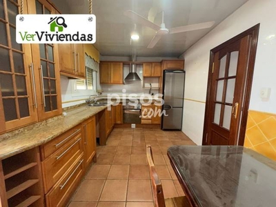 Casa pareada en venta en Carrer del Pirineu