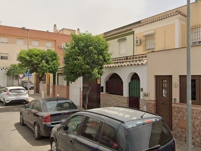 Chalet adosado en venta en Calle Jesus Lopez Cobos, 41702, Dos Hermanas (Sevilla)