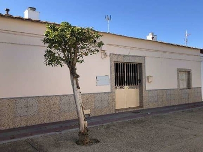 Chalet adosado en venta en Calle Sin Salida, 41731, Marismilla (Sevilla)