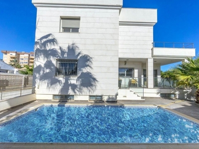 Orihuela Costa villa en venta