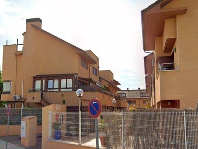 Venta Casa unifamiliar en Calle Orfeon Cuarte de Huerva. 215 m²