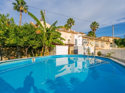 Venta de casa con piscina y terraza en Calpe (Calp), Canuta I