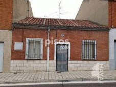 Casa adosada en venta en Valladolid en Las Flores-San Isidro-Pajarillos por 49.000 €