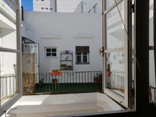 Venta Piso Cádiz. Piso de cuatro habitaciones Segunda planta con terraza