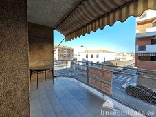 Venta Piso Linares. Piso de cuatro habitaciones en Calle Hernán Cortés. Primera planta con terraza