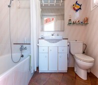 Alquiler chalet casa unifamiliar con piscina y jardín privados /4 dormitorios+2 baños en Castelldefels