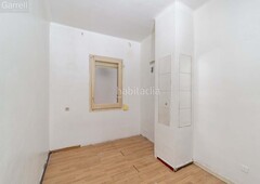 Apartamento con 4 habitaciones con ascensor en Barcelona