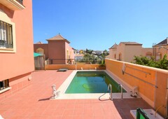 Casa adosada en calle don gonzalo trujillo !!! bonita casa adosada con piscina privada!!! en Marbella