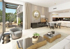 Dúplex con 4 habitaciones con parking, piscina y aire acondicionado en Benahavís