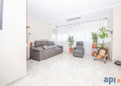 Piso amplio, cómodo, bien ubicado, lleno de luz, con cuota de hipoteca reducida. en Mataró