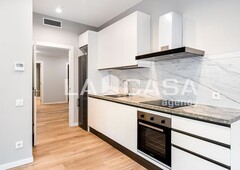 Piso con 3 habitaciones con ascensor y calefacción en Badalona