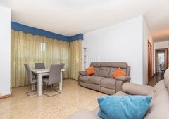 Piso de 3 habitaciones y balcón en la Creu de Barberà en Sabadell