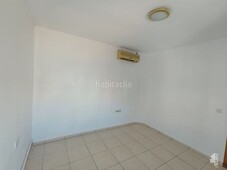 Piso segundo con 3 habitaciones y calefacción en La Torrassa Hospitalet de Llobregat (L´)