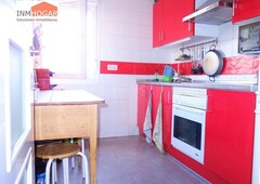 Venta de piso en Centro - Ávila de 3 habitaciones con terraza y balcón