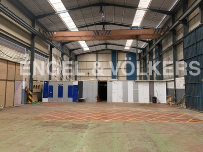 NAVE INDUSTRIAL DE 2215 M2 EN CASTELLGALI