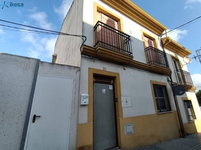 Venta Casa adosada en Calle de Córdoba Fernán-Núñez. 126 m²