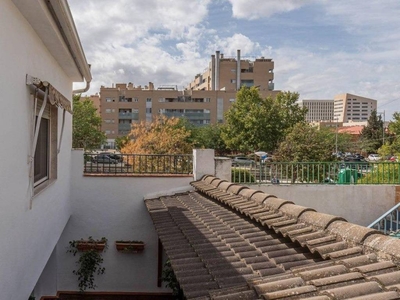 Venta Casa unifamiliar en Uruguay Granada. Con terraza 178 m²