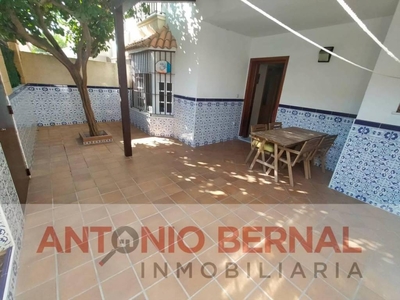 Venta Casa unifamiliar Jerez de la Frontera. Buen estado con terraza 116 m²