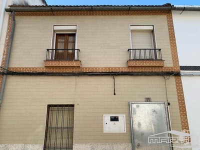 Venta Chalet en Calle Barroseco Fernán-Núñez. Con terraza 147 m²