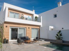 Venta Chalet en Calle Alcalde Genaro Perez Alarcon San Pedro del Pinatar. Muy buen estado calefacción central 116 m²