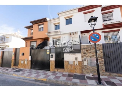 Casa adosada en venta en Calle de Juan de la Cierva