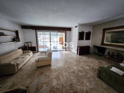 Piso en venta en Los Remedios - Parque de los Principes