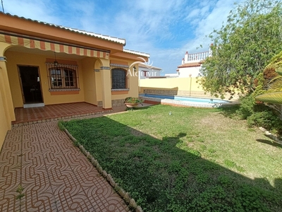 Venta de casa con piscina en Sector Gallareta (Almonte)