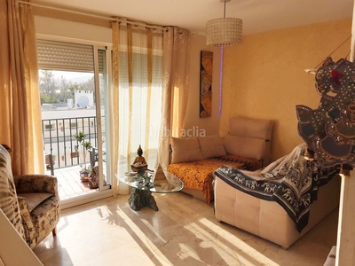 Apartamento con 2 habitaciones con ascensor, parking, calefacción, aire acondicionado y vistas a la montaña en Marbella