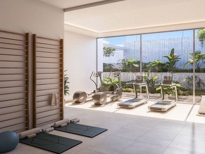 Apartamento con 2 habitaciones con parking, piscina y aire acondicionado en Marbella
