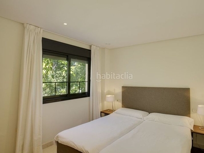 Apartamento en calle las mimosas apartamento con 4 habitaciones amueblado con ascensor, calefacción y aire acondicionado en Marbella