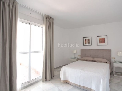 Apartamento en calle las yedras apartamento con 2 habitaciones amueblado con ascensor y parking en Marbella