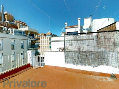 Ático duplex a reformar con 2 terrazas en c/vinyals (horta Guinardó) en Barcelona