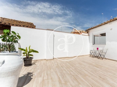 Casa adosada casa en venta en avenida burjassot. con inquilino ideal para inversores en Valencia