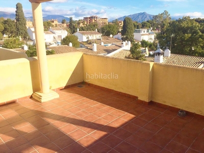 Casa adosada con 3 habitaciones con parking, calefacción, aire acondicionado, vistas al mar y vistas a la montaña en Estepona