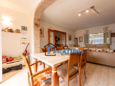 Casa adosada con 3 habitaciones con parking en Riba - roja de Túria