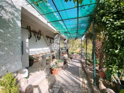 Casa con 4 habitaciones amueblada con piscina, calefacción y jardín en Chinchón