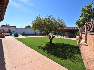 Casa con 5 habitaciones amueblada con parking, piscina, calefacción, aire acondicionado y vistas a la montaña en Aranjuez