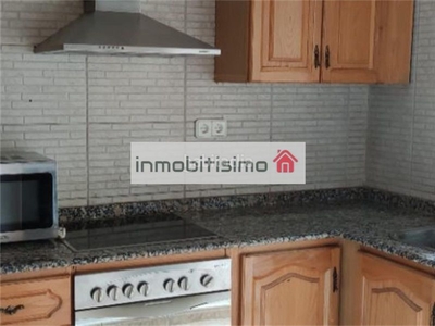 Casa en calle ceramista gimeno casa con 2 habitaciones amueblada con aire acondicionado en Manises