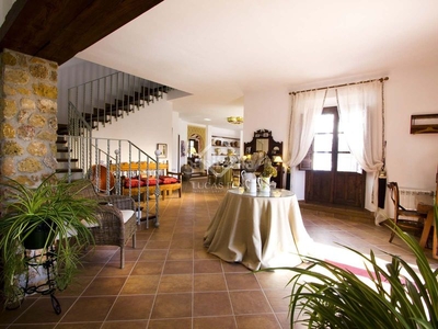 Casa exclusivo cortijo de estilo tradicional andaluz con 7 dormitorios en venta en salinas, cerca en Málaga