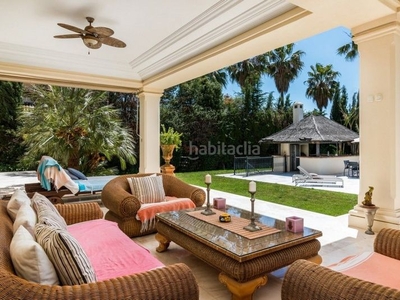 Chalet con 2 habitaciones con parking y piscina en Marbella