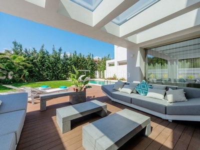 Chalet con 5 habitaciones amueblado con piscina, calefacción y aire acondicionado en Marbella
