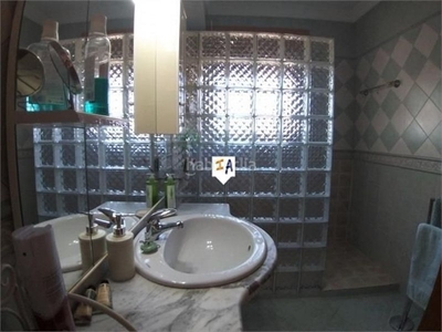 Chalet con 5 habitaciones con aire acondicionado y jardín en Periana