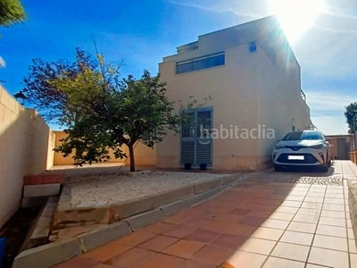Chalet con 5 habitaciones con parking, piscina y aire acondicionado en Espartinas