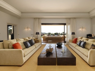 Chalet luxury 5 bedroom cortijo style villa for sale at hill club en Marbella