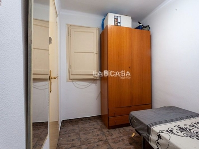 Piso con 3 habitaciones amueblado con ascensor en Hospitalet de Llobregat (L´)