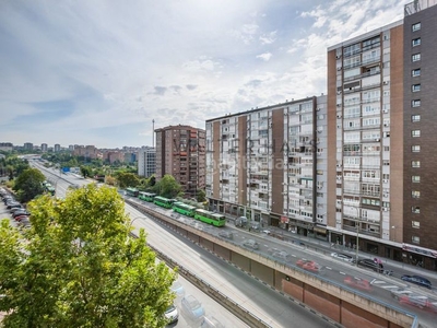 Piso con 3 habitaciones con ascensor y calefacción en Madrid