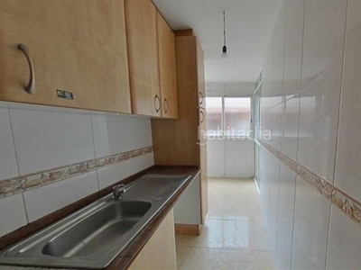 Piso con 3 habitaciones en Ciutat Cooperativa-Molí Nou Sant Boi de Llobregat